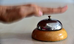 夫の探偵依頼で得られる証拠報告書の内容とは？