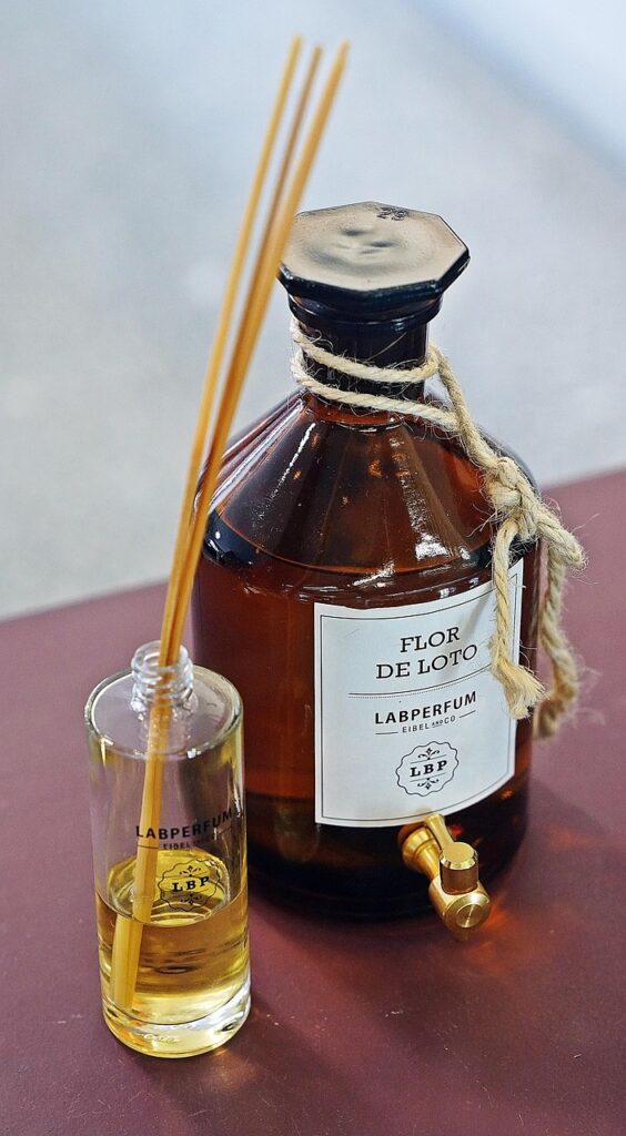 旦那の浮気を匂いで気づいた時の対処法は？