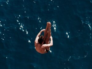 夫の浮気を職場でバラすことのリスクとは？